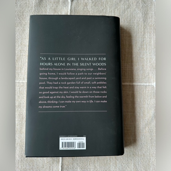 Hardcover Book: Britney Spears - The Woman In Me - Picture 2 of 2